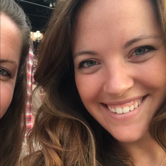 Meet your Posher, Jen - Picture 1 of 1